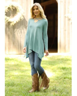 Wrangler Womens Shark Bite Long Sleeve Blouse 7 Wrangler Womens Shark Bite Long Sleeve Blouse -Ladies Western Cowboy Shop 3 a181fe01 e822 4294 a498 ec31b2c0467b