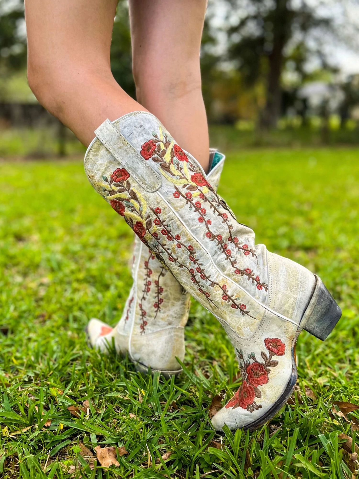 Corral Women's Deer Skull & Flowers Embroidered Boots 4 Corral Women's Deer Skull & Flowers Embroidered Boots - Image 2