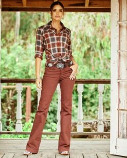Ariat Women's Lucky Star Shirt -Ladies Western Cowboy Shop ARI 1 0136 F21 WMS WWF HMB LaCunha Shot06 7137 RTL