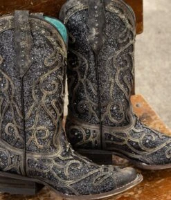 Corral Women's Glitter Inlay Square-Toe Boots -Ladies Western Cowboy Shop lifestyle 06 90caf338 7f16 4948 81e4 0d5cadbaaabb